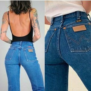 Wrangler Vintage High Rise Medium Wash Jeans